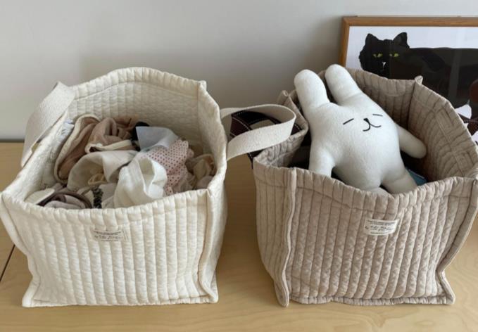 Quilted Baby Bedside Storage Bag – Nursery Organizer & Mommy Handbag