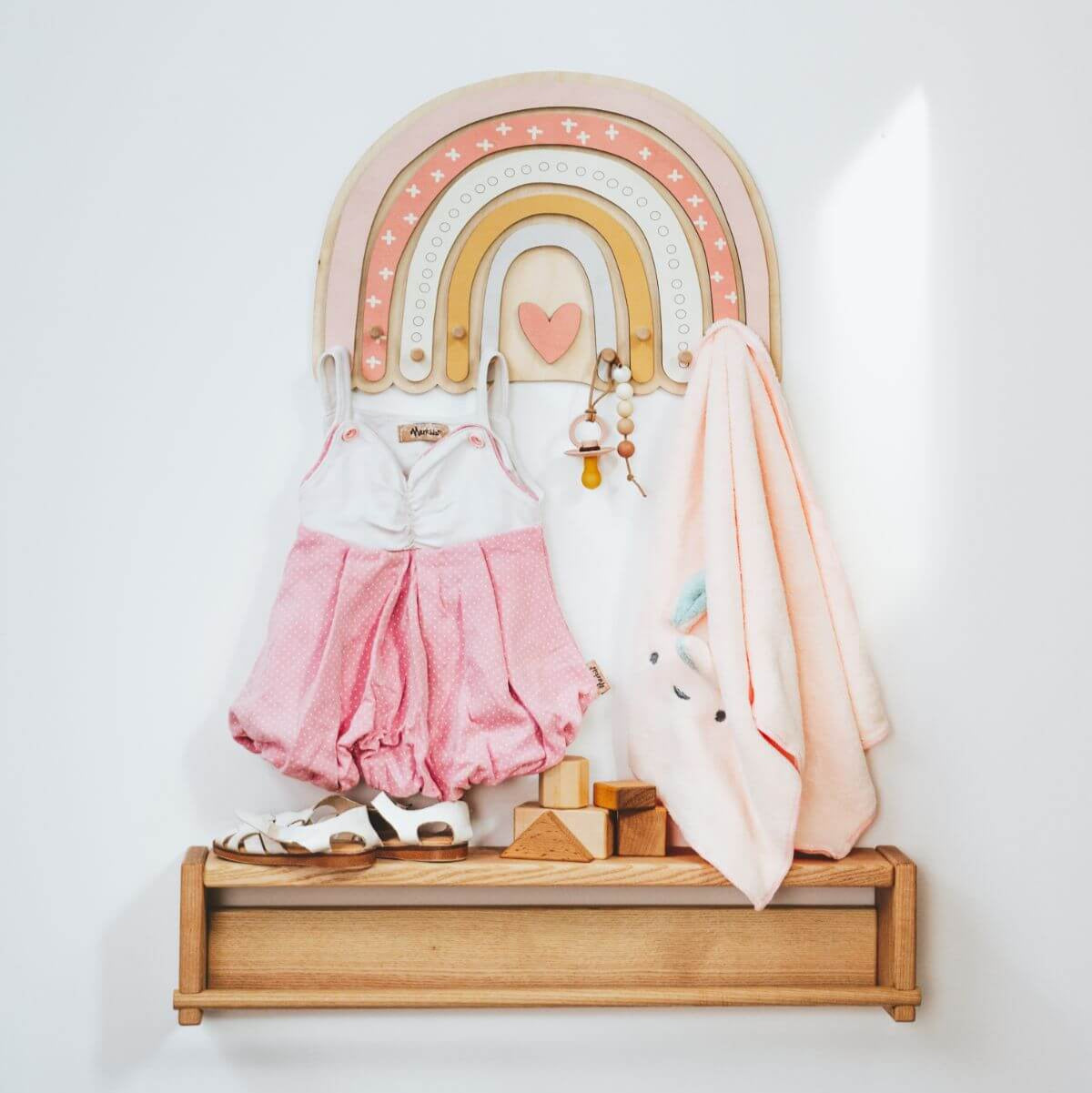Rainbow Wall Hanger for Kids Room – Wooden Pastel Coat Hook with Knobs for Nursery & Girls Bedroom